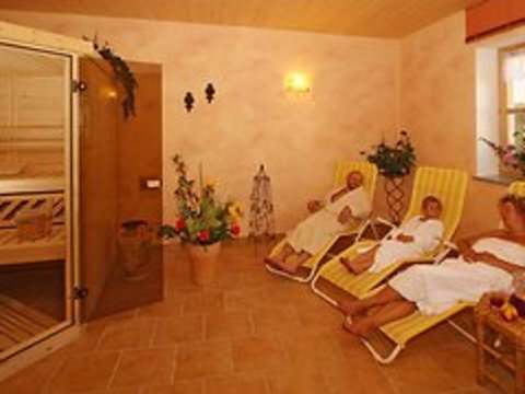 Sauna im Wellnessbereich auf dem Ederhof in Schöllnach im Bayerischen Wald